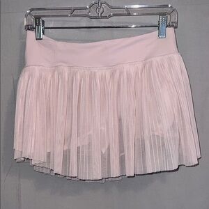 Lululemon size 6 Elegant Pink Pleated Skirt